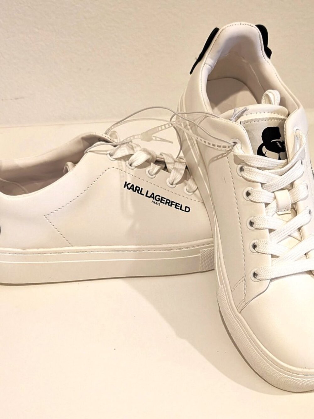 Karl Lagerfeld Paris Women's White Leather Low Top Sneakers Karl Head Heel S 8.5